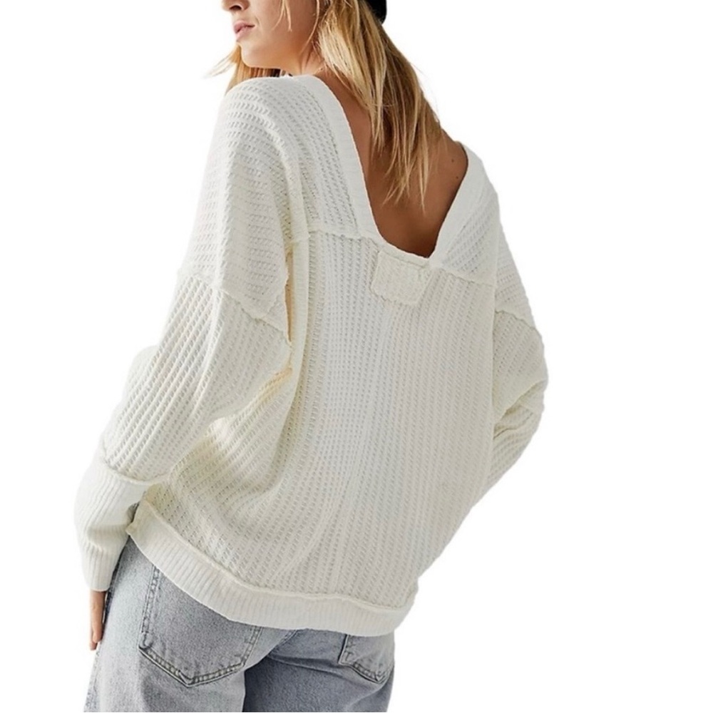 We The Free New Magic Thermal Top - NWOT - Picture 3 of 6